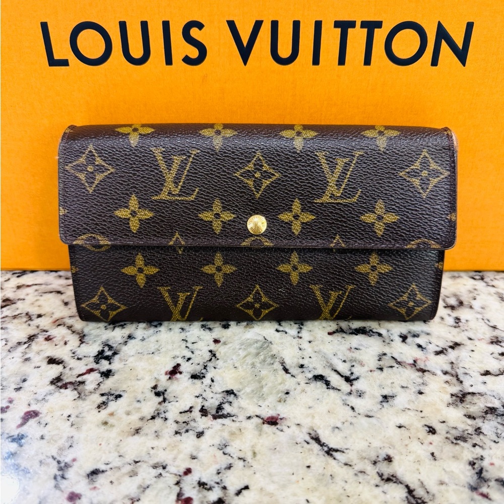 Louis Vuitton Monogram Sarah Wallet